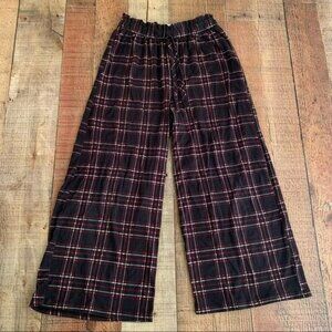 White fawn girls size medium black white red plaid wide leg pants